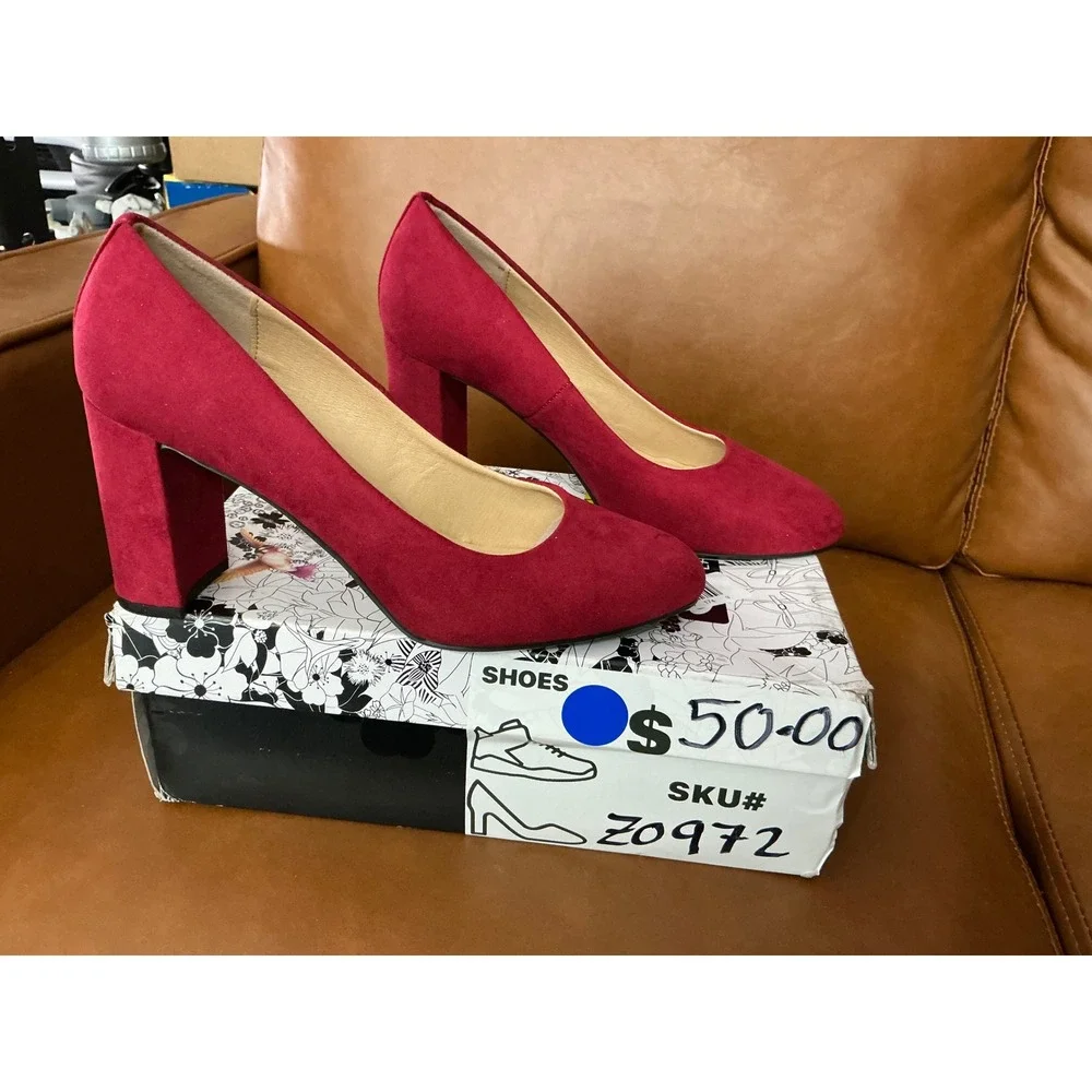 CL Laundry Pumps Womens 7.5 Ruby Red  Block Heel Suede LCA-001